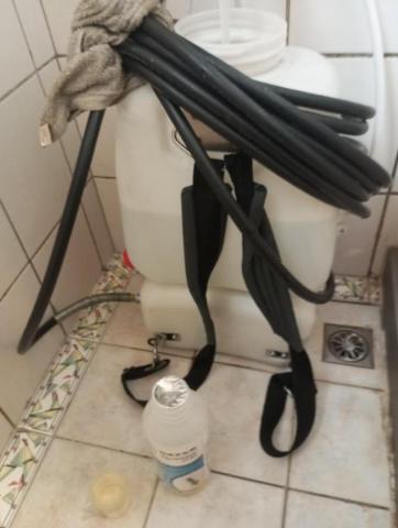 嘉澤滅鼠封堵防治工程 - 白蟻施作前準備,德國特滅多藥劑加水配製藥劑量提高80比看現場損壞木作情況而定。 嘉澤滅鼠封堵防治工程 - 白蟻施作前準備,德國特滅多藥劑加水配製藥劑量提高80比看現場損壞木作情況而定。