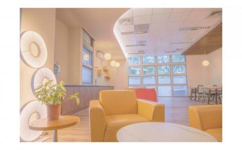 小木以澄 - 交誼室 b3