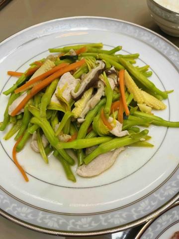 Jade’s kicthen（潔德作菜） - 鮮炒金針花