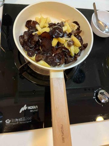 Jade’s kicthen（潔德作菜） - 醋溜雲耳