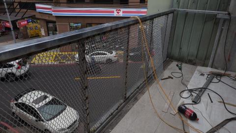 聯業金屬工程企業社 - 欄杆施工中