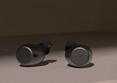 Jacky Huang  - 耳機外型設計
建模: Solidwork
渲染: Keyshot