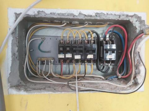 萬富發水電工程行 - 舊電箱更換