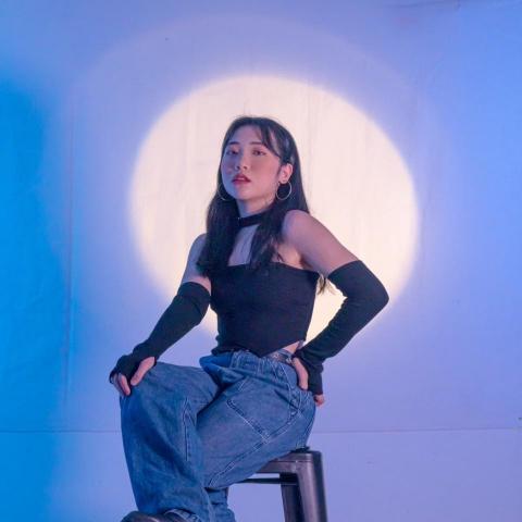 提供跳舞台中服務的專家陳逸榆