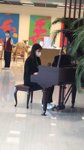 吳衣緁 - 逢甲大學人言大樓公開表演