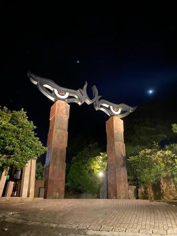 龍達玻璃貼膜商行 - 施工案例
福隆靈鷲山無生道場玻璃隔熱