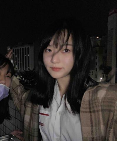 提供高雄衝浪教學服務的專家許喬茵