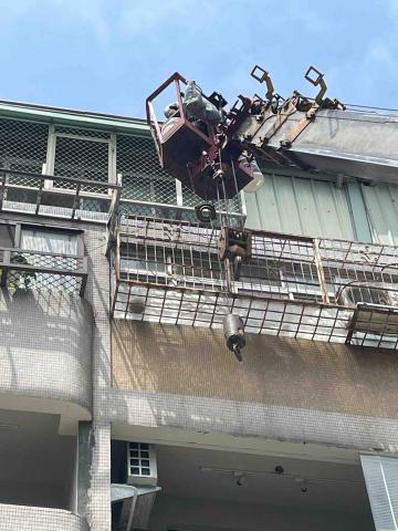 均豪工程 - 高空作業也是必修課程