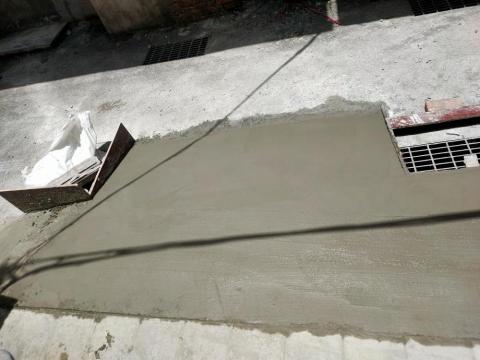 王先生 - 客戶請求幫忙施作坡道施工中照片^_^