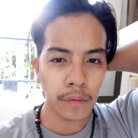 提供燈飾服務的專家小昱