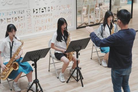 趙均晧 - 曉明女中 一人一藝文課程期末發表