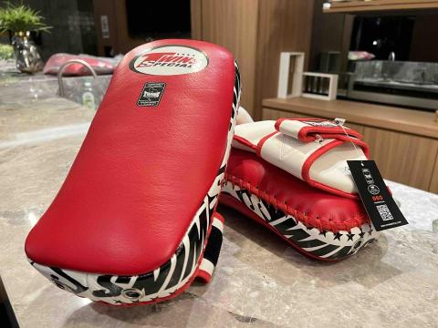 Andr'e - 泰拳教學 -知名品牌練習器具