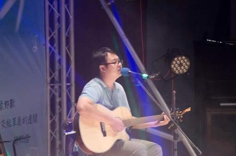 提供奧數教程服務的專家周家裕