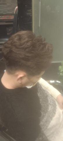 婷咩 - 不會抓油頭 那就燙個型 吹乾就可以擁有波浪紋路的彈性燙