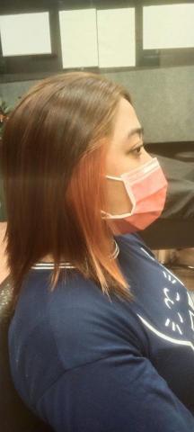 婷咩 - 不敢嘗試整頭紅髮 那就來個耳圈染 若影若現的感覺讓你成為焦點