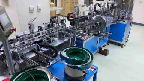 陳又溦 - LONG DIMM全自動組裝機