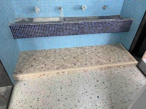 皇崎窗簾 - 塑膠地磚