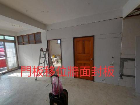 洪偉哲 - 老屋整修出租保留原木門框門板移位牆面封板重新粉刷