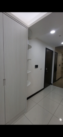 莨豑室內工程行 - ⭐️林口區
總開關位置,設計為鏡子門片
按壓式開關門 莨豑室內工程行 - ⭐️林口區
總開關位置,設計為鏡子門片
按壓式開關門