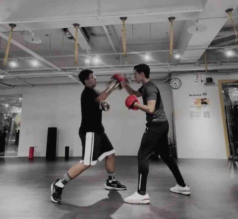 克里斯 實戰防身綜合格鬥拳擊健身 -  克里斯 實戰防身綜合格鬥拳擊健身 -