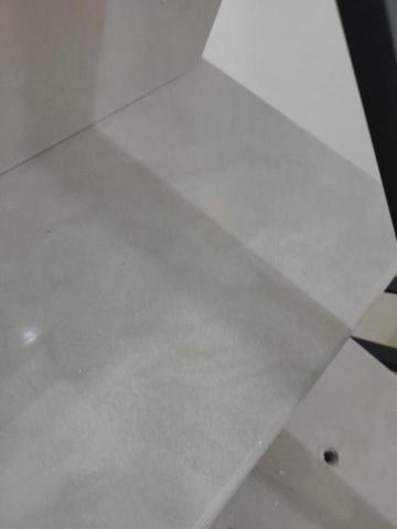 潘韋安 - 舊扶手拆除後的洞填補後