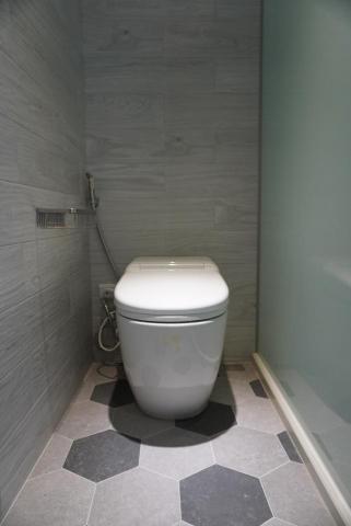 石黑建裝 - 台南-老屋翻新-府東街-1F 乾濕分離衛浴