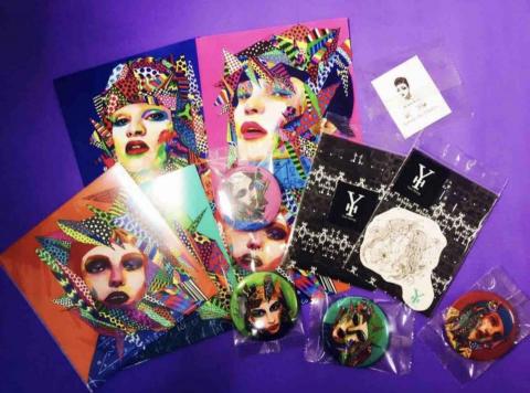 紅繪畫·藝術工作室 - 以自己的作品做的週邊產品。