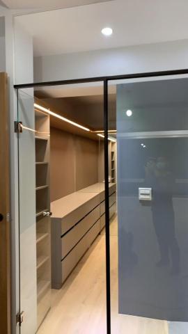 克林學苑_蘇小姐 - 想要漂亮又不傷害家具的清除,是需要專業的!無論是沾在邊⻆的黏膠、滴到地上的水泥我們的專業團隊會依照不同建材,採用不同清潔劑及施作工法專業清除。