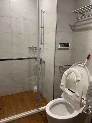 楠梓區 清潔。洗冷氣。除塵蟎 - 玻璃清洗水垢