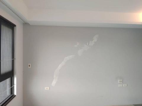 恆義油漆工作室 - 施工前：中和區社區大樓，宇宙灰 （批土、上漆）