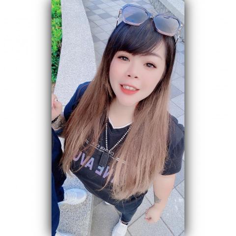 提供美髮剪刀服務的專家謝雪妮