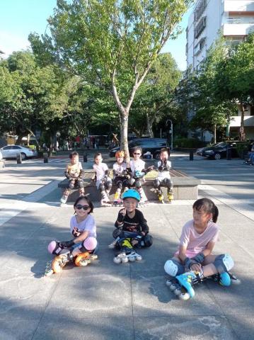 小威直排輪教室 - 直排輪課合影
