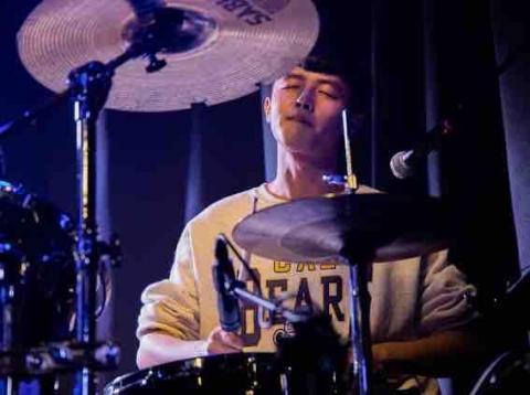 鄭家予 - 樂團鼓手