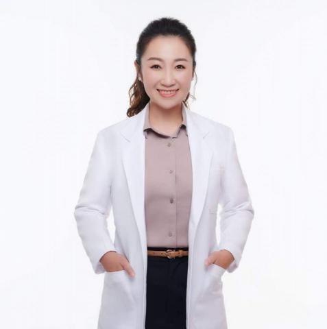 提供營養師服務的專家Eunice營養師。健身教練