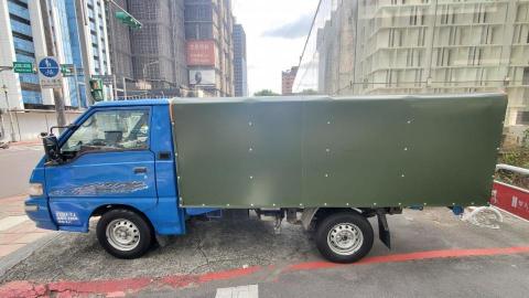 劉阜鑫 - 升降棚貨車載運