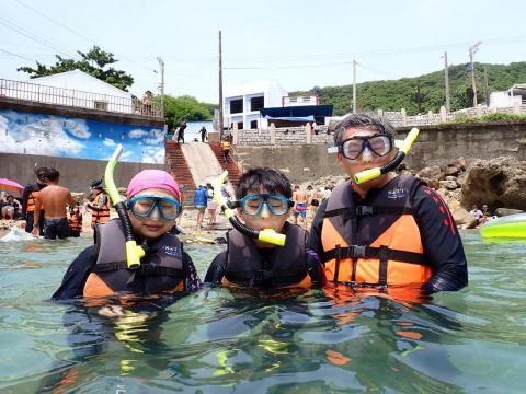 Li Ko - 墾丁包車旅遊浮潛活動
