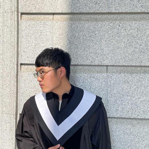 提供羽球規則服務的專家彥宏