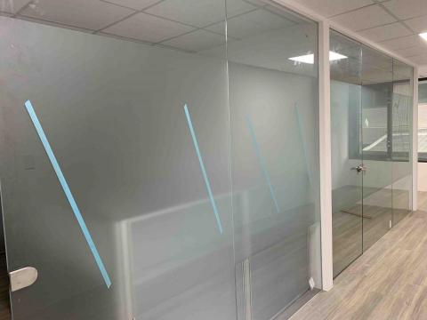 B.X專業隔熱紙 - 五股辦公室 霧膜腰帶施工 B.X專業隔熱紙 - 五股辦公室 霧膜腰帶施工