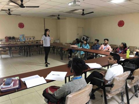 Sandy英文老師/一對一/團班 - ✅全英文對印度大學生授課