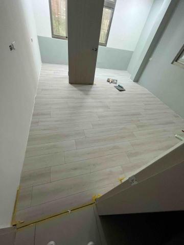 黃彥智 - 超耐磨地板。
防潑水80小時。