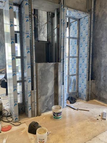 恩樂有限公司 - 大樓鍍鈦門安裝