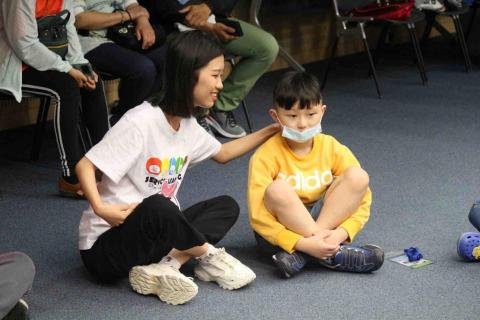 張宸真 - 陪伴小孩