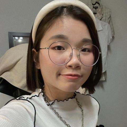 提供刮痧儀服務的專家翁佳儀