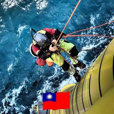 辰洋宅修工程 - 沃旭離岸變電站Jacky除鏽上漆 辰洋宅修工程 - 沃旭離岸變電站Jacky除鏽上漆