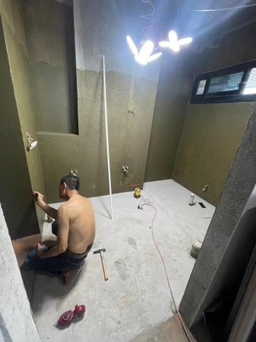 璟翔企業社 - 廁所施工貼壁磚