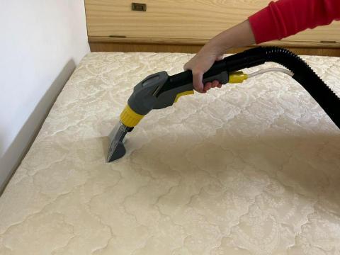 旭浪工程有限公司 - 床墊清洗