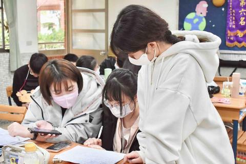 Jenny - 協助高中生修改英文講稿