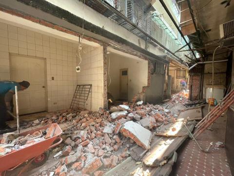 璟翔企業社 - 違建拆除內縮工程