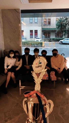 王昱婷 - 參與2021年廉政盃全國性大專院校辯論比賽，獲得亞軍