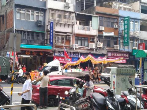 馬老師 - 上次木柵繞境活動很熱鬧。